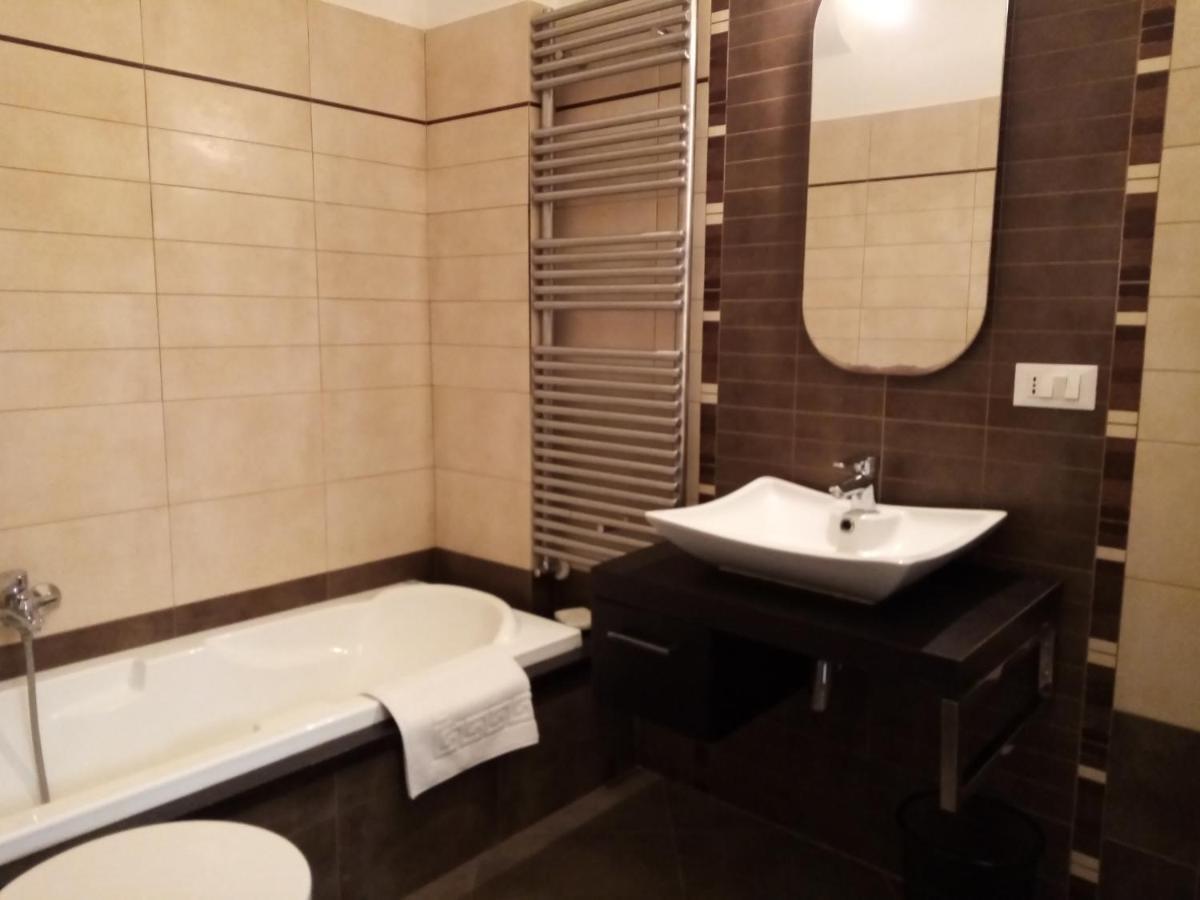 Dimora Storica Le Perle Bed & Breakfast Lecce Eksteriør bilde